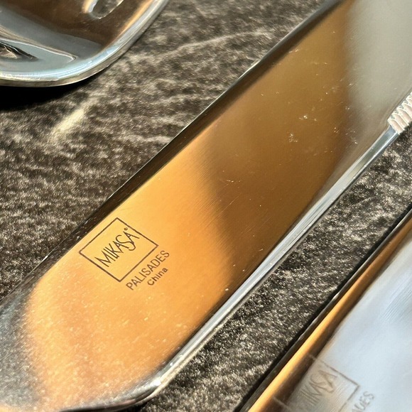 Elegant Stainless Steel Flatware Set 45 Pieces Service for 8 Plus Serving Pieces - Picture 10 of 14